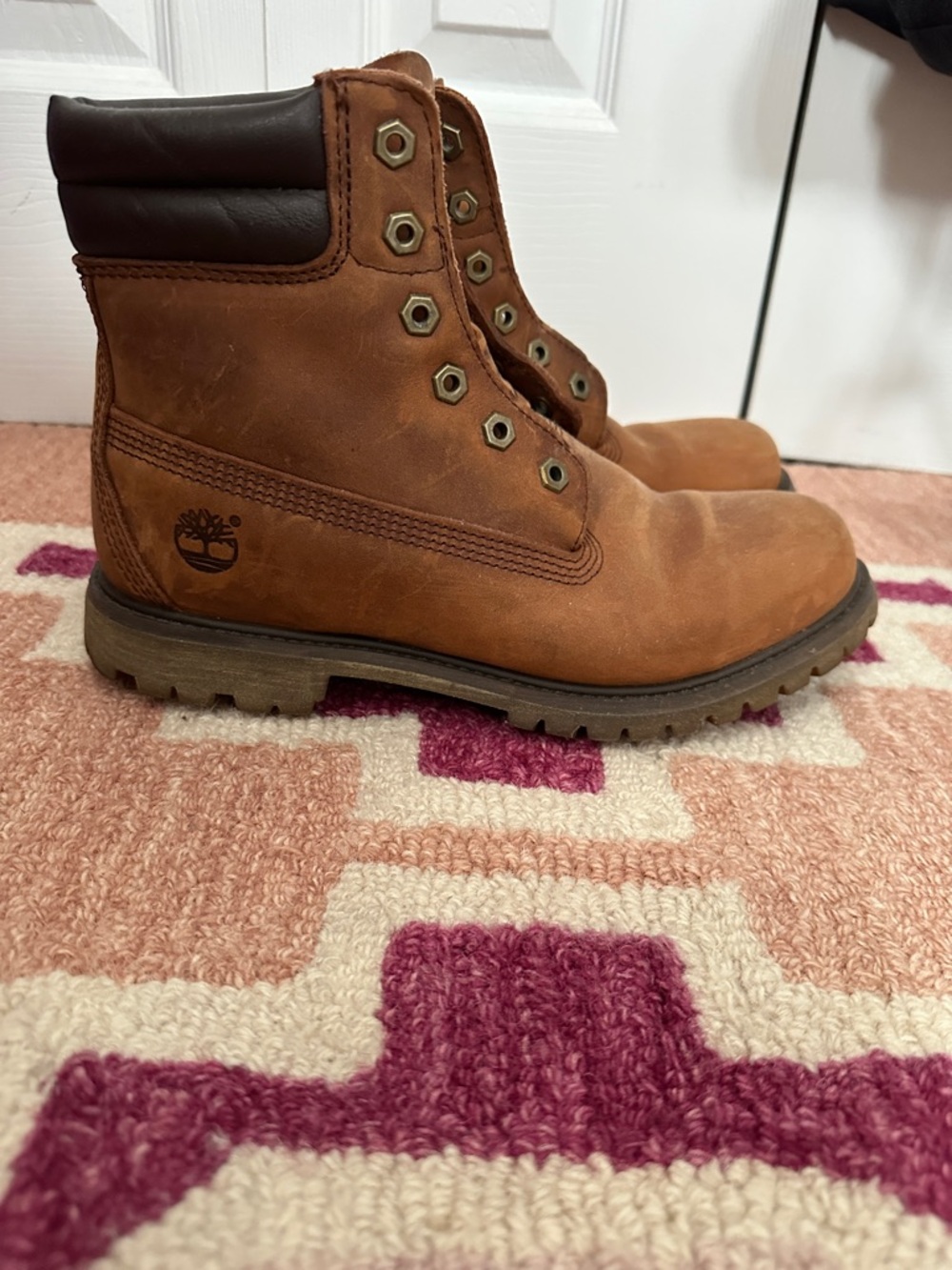Timberland Tan Leather Ankle Boots with Dark Brown Collar